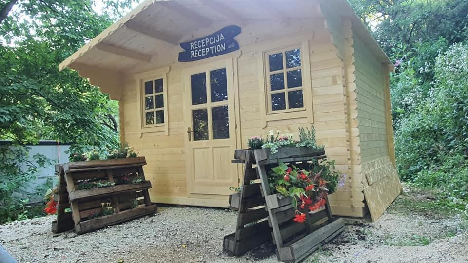 Kamp Na Otoku - Ljubno Ob Savinji Hotel Exterior foto