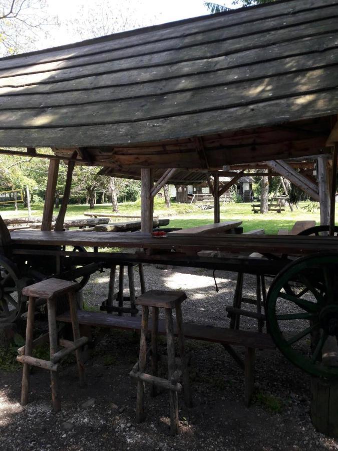 Kamp Na Otoku - Ljubno Ob Savinji Hotel Exterior foto